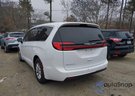 2025 Chrysler Pacifica Select from USA, damaged, VIN 2C4RC1BG6SR574626